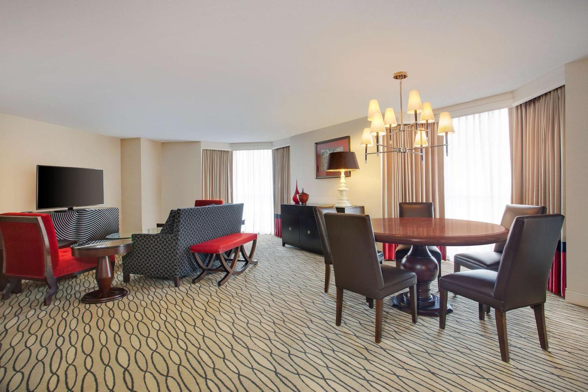 One-Bedroom King Suite
