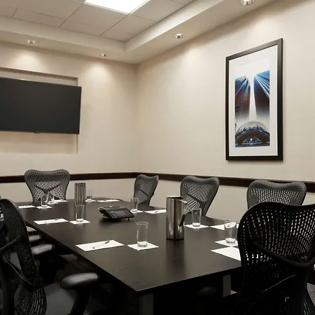 Hampton Inn & Suites Rosemont Chicago O'Hare-2